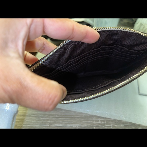 Large Wristlet in Crossgrain leather - Picture 4 of 5